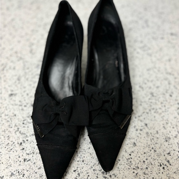 CHANEL Vintage Black SATIN heels pumps with LOGO Bow detail Size: 38.5EU/8US - Picture 4 of 8